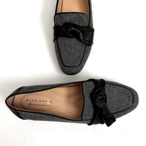 ALEX MARIE Aldelyn Flats Loafers Black Leather Gray Felt Bow Detail 9.5
